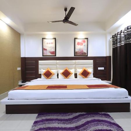 Hotel Rashmi Guwahati Zewnętrze zdjęcie