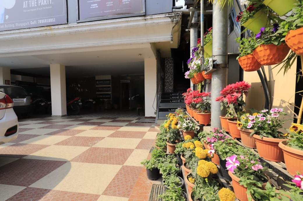 Hotel Rashmi Guwahati Zewnętrze zdjęcie