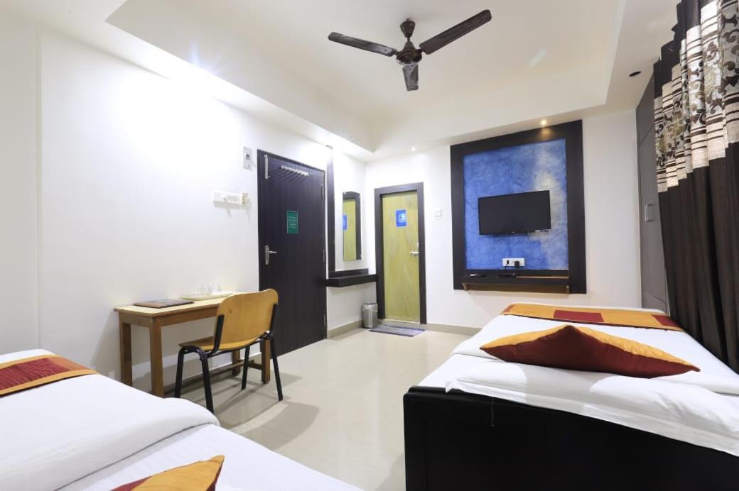 Hotel Rashmi Guwahati Zewnętrze zdjęcie