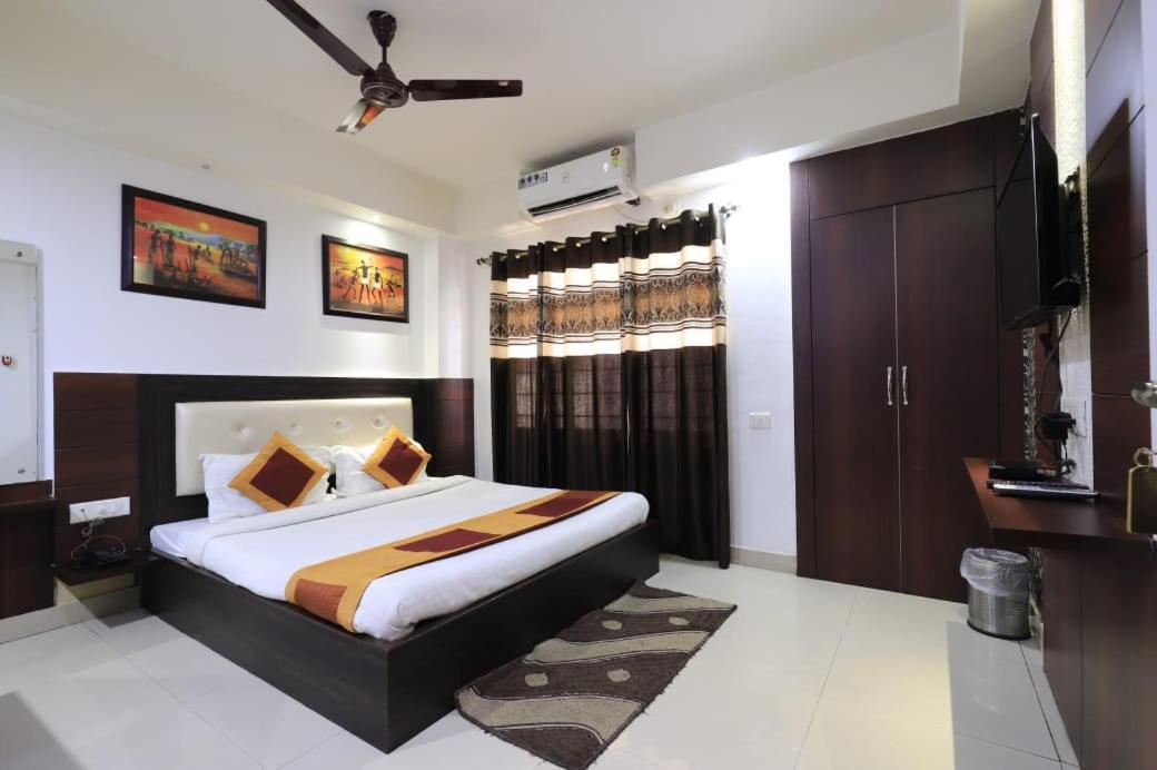 Hotel Rashmi Guwahati Zewnętrze zdjęcie