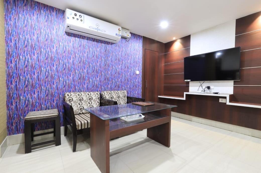 Hotel Rashmi Guwahati Zewnętrze zdjęcie
